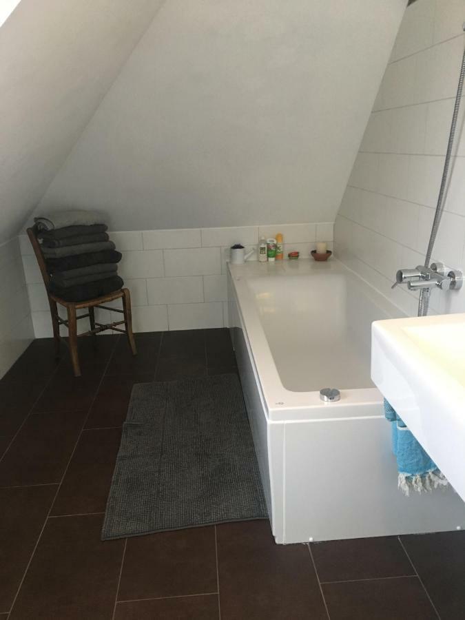 Helle und ruhige Dachgeschosswohnung München Exterior foto